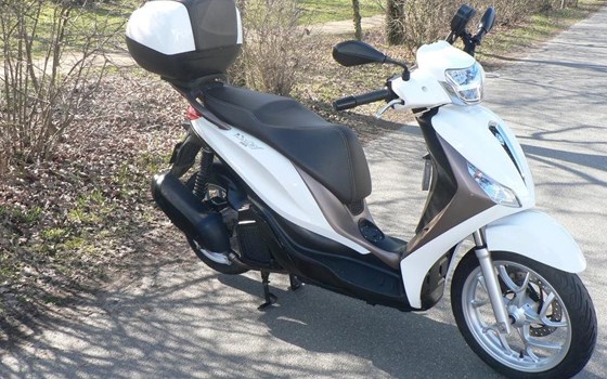 Gebrauchtmotorrad Piaggio Medley 125 - Bild 7