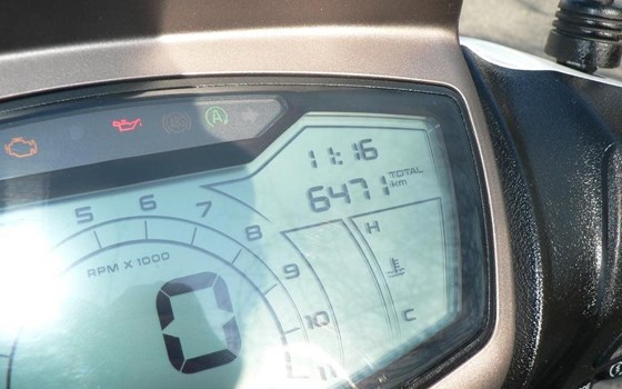 Gebrauchtmotorrad Piaggio Medley 125 - Bild 8