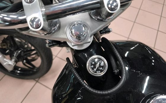 Gebrauchtmotorrad Yamaha SR 400 - Bild 7