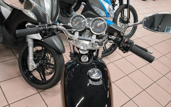 Gebrauchtmotorrad Yamaha SR 400 - Bild 8