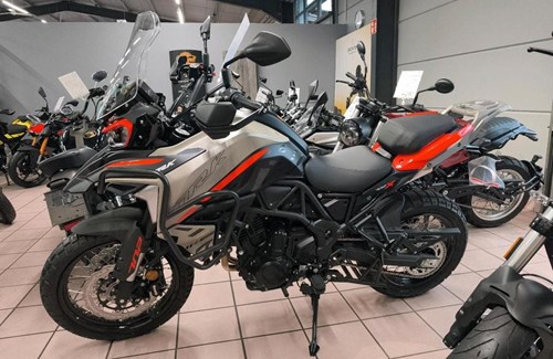 Neumotorrad Benelli TRK 702 X