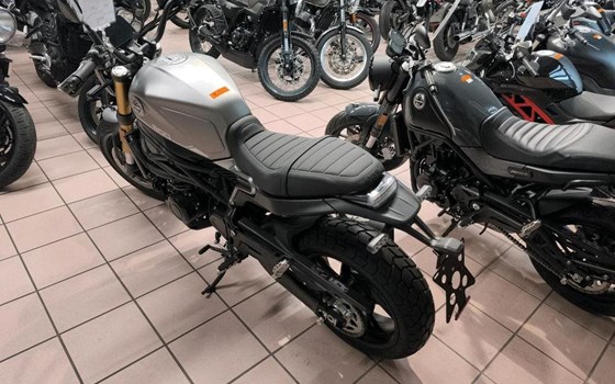 Gebrauchtmotorrad Benelli Leoncino 800 - Bild 6