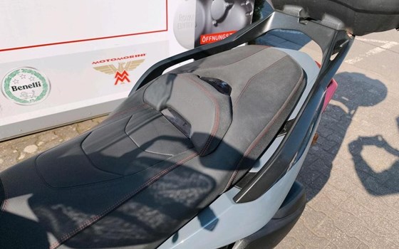 Gebrauchtmotorrad Yamaha XMAX 300 Tech MAX - Bild 8