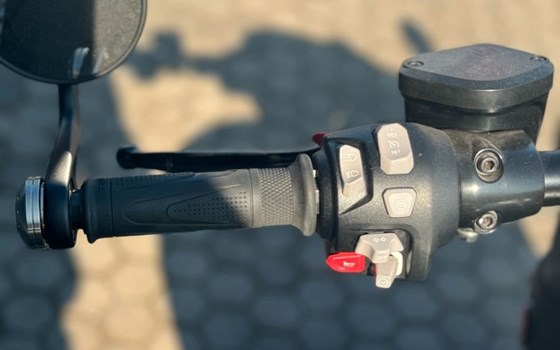 Gebrauchtmotorrad Triumph Rocket 3 R Black - Bild 11