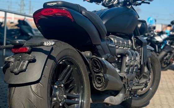 Gebrauchtmotorrad Triumph Rocket 3 R Black - Bild 9