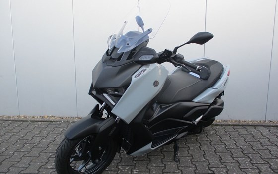 Gebrauchtmotorrad Yamaha XMAX 300 Tech MAX+ - Bild 2