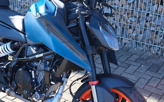 Neufahrzeug KTM 125 Duke - Bild 12