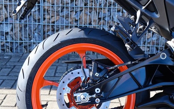 Neufahrzeug KTM 125 Duke - Bild 14