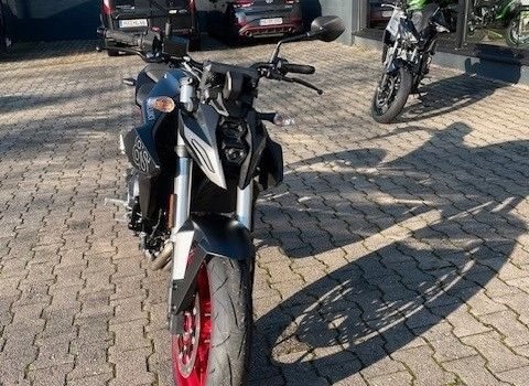 Gebrauchtmotorrad Suzuki GSX-8S - Bild 4