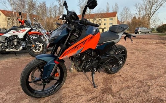 Neufahrzeug KTM 125 Duke - Bild 7