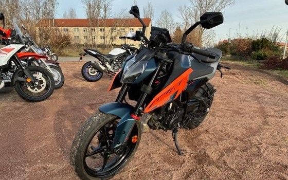 Neufahrzeug KTM 125 Duke - Bild 8