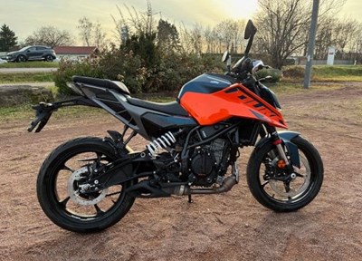 GEBRAUCHTFAHRZEUG KTM 125 Duke