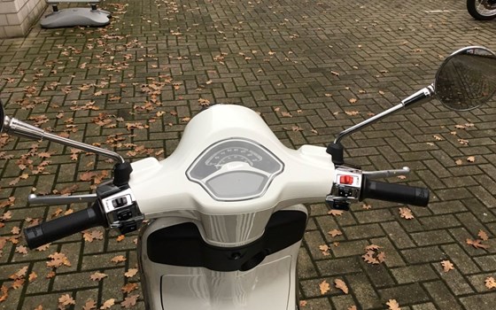 Neufahrzeug Vespa 125 Primavera - Bild 13