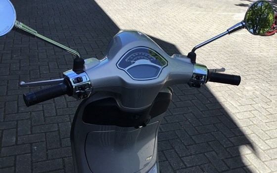 Neufahrzeug Vespa Primavera Tech 50 - Bild 14