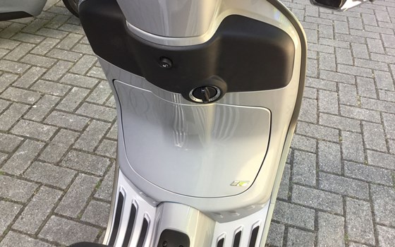 Neufahrzeug Vespa Primavera Tech 50 - Bild 17