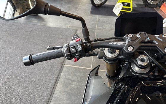 Gebrauchtmotorrad BMW S 1000 R - Bild 6
