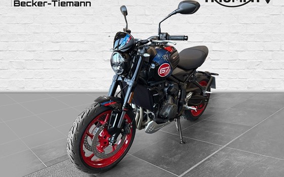 Gebrauchtmotorrad Triumph Trident 660 Triple Tribute - Bild 1