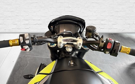 Gebrauchtmotorrad Triumph Speed Triple 1050 - Bild 5