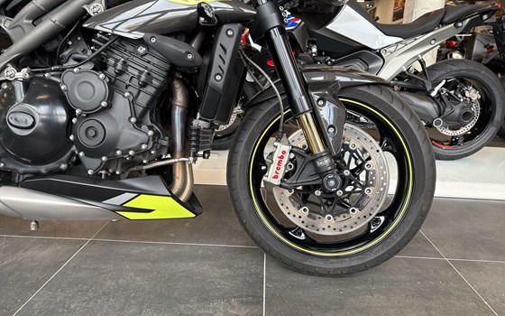 Gebrauchtmotorrad Triumph Speed Triple 1050 - Bild 7