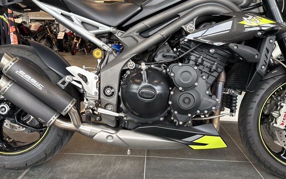 Gebrauchtmotorrad Triumph Speed Triple 1050 - Bild 8