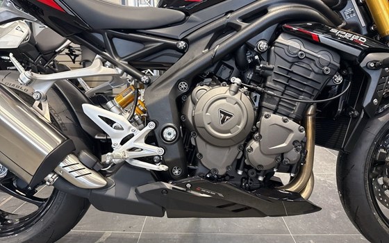 Gebrauchtmotorrad Triumph Speed Triple 1200 RS - Bild 8