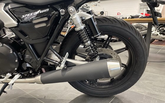 Gebrauchtmotorrad Triumph Speed Twin 900 - Bild 10