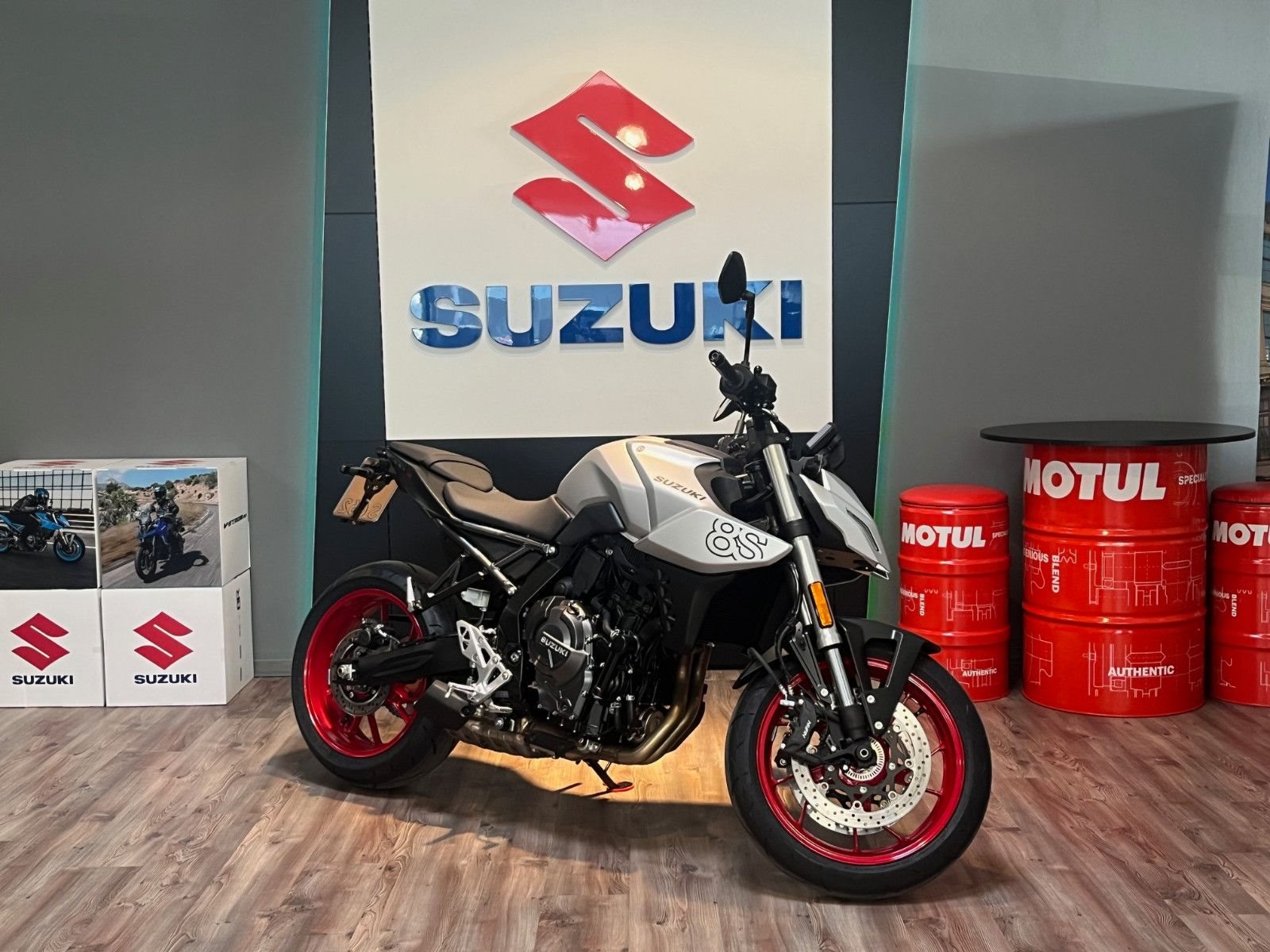 Suzuki GSX-8S