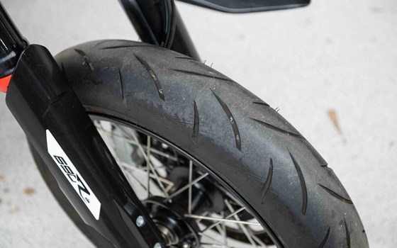 Gebrauchtmotorrad KTM 690 SMC R - Bild 12