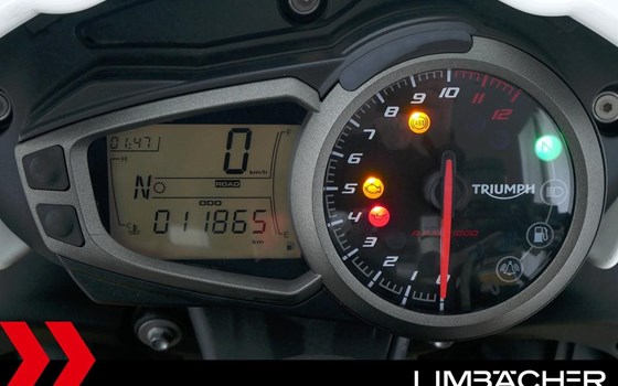 Gebrauchtmotorrad Triumph Speed Triple R - Bild 12