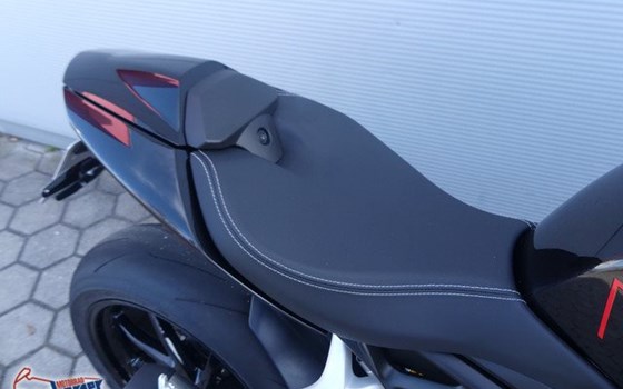 Gebrauchtmotorrad Triumph Speed Triple 1200 RS - Bild 5