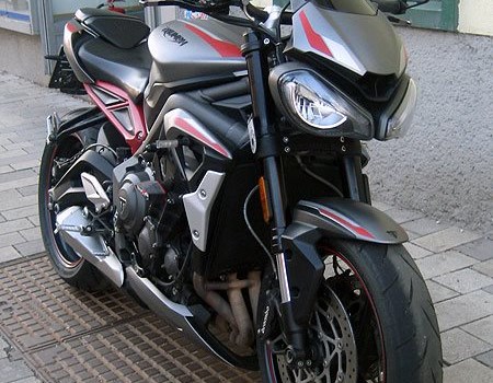 Gebrauchtmotorrad Triumph Street Triple 765 R - Bild 2