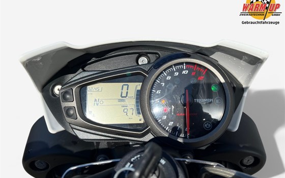 Gebrauchtmotorrad Triumph Speed Triple R - Bild 8
