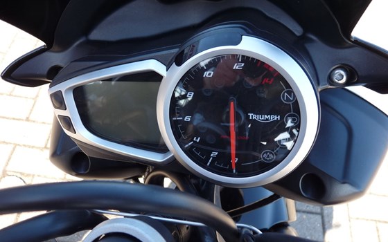 Gebrauchtmotorrad Triumph Street Triple - Bild 12
