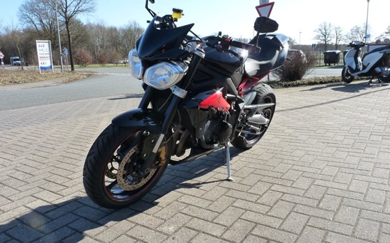 Gebrauchtmotorrad Triumph Street Triple - Bild 2