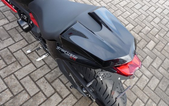 Gebrauchtmotorrad Triumph Street Triple - Bild 4