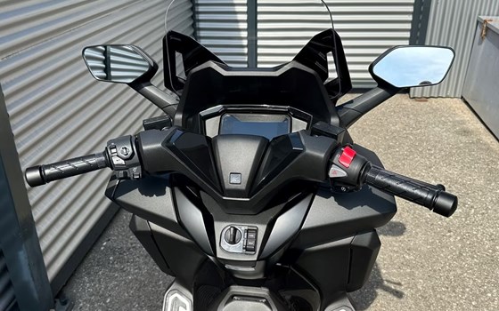 Gebrauchtmotorrad Honda Forza 350 Special Edition - Bild 2