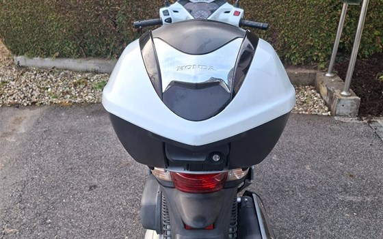 Gebrauchtmotorrad Honda SH300i - Bild 2