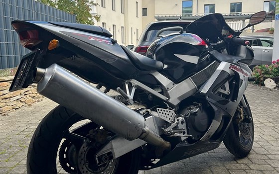 Gebrauchtmotorrad Honda CBR 900 RR Fireblade - Bild 2
