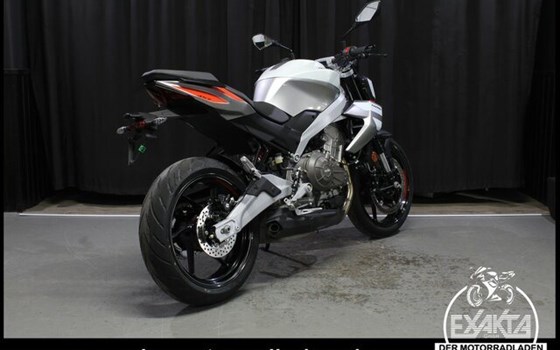 Gebrauchtmotorrad Aprilia Tuono 457 - Bild 5