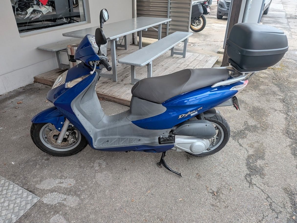 Honda SES 125 Dylan 
