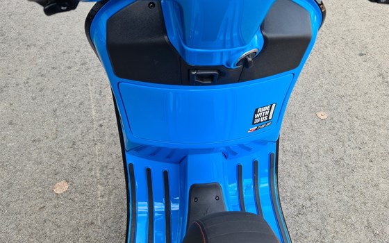 Gebrauchtmotorrad Vespa GTS 125 Super Sport - Bild 11