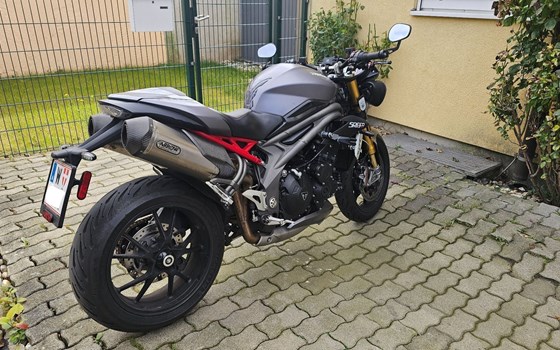 Gebrauchtmotorrad Triumph Speed Triple R - Bild 2