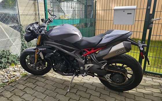 Gebrauchtmotorrad Triumph Speed Triple R - Bild 8