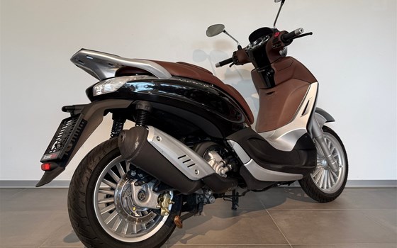 Gebrauchtmotorrad Piaggio Beverly 300 i.e. - Bild 5