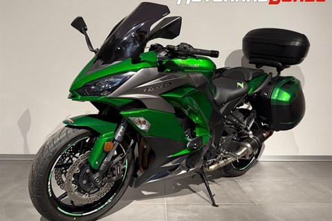 Schnell und weit fahren - Tourenmotorräder die Fahrspaß, Speed und Komfort bieten