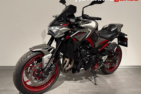 Mittelklasse Naked Bikes für jedes Budget!