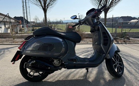 Gebrauchtmotorrad Vespa GTS 300 hpe - Bild 4