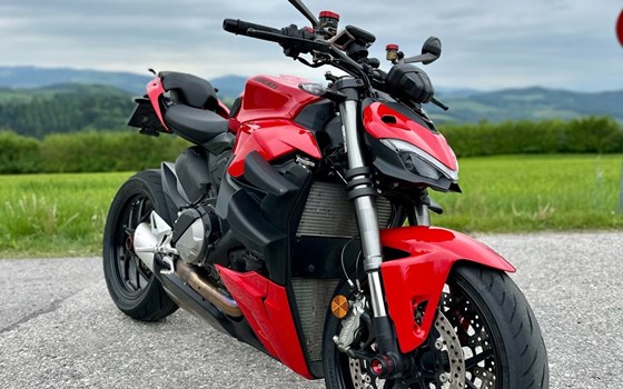 Gebrauchtmotorrad Ducati Streetfighter V2 - Bild 1