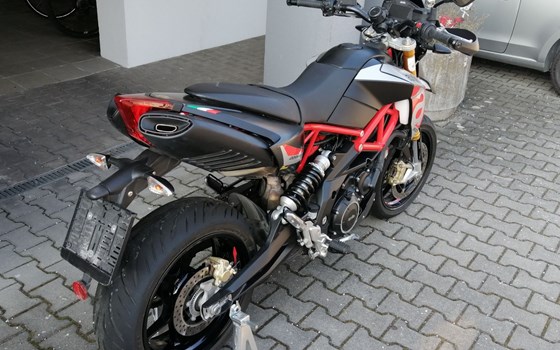 Gebrauchtmotorrad Aprilia Dorsoduro 900 - Bild 3