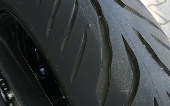 Gebrauchtmotorrad Aprilia Dorsoduro 900 - Bild 5